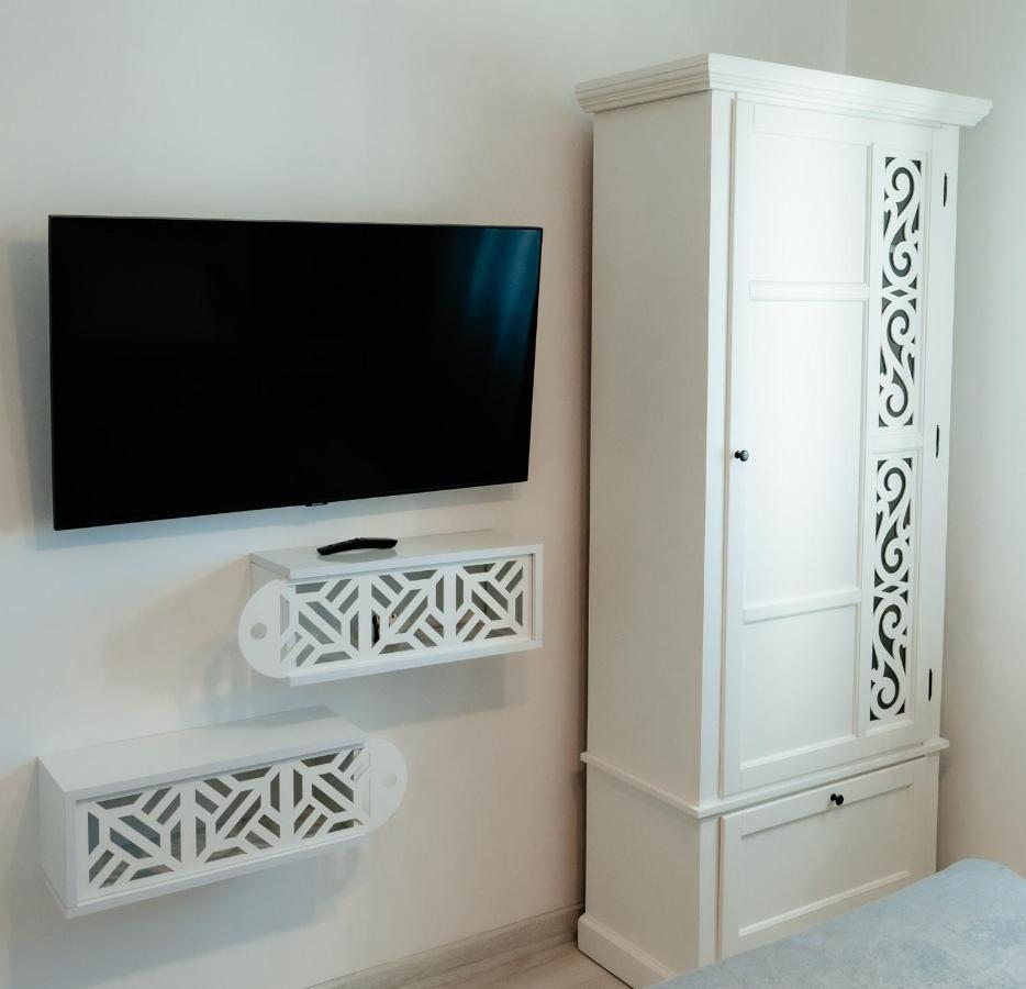 Carla'S Apart Palas-Hala Centrala 1 Bedroom, Airport Shuttle Jassy Zewnętrze zdjęcie