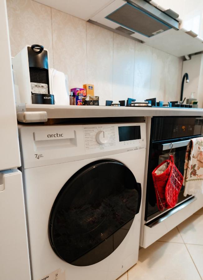 Carla'S Apart Palas-Hala Centrala 1 Bedroom, Airport Shuttle Jassy Zewnętrze zdjęcie
